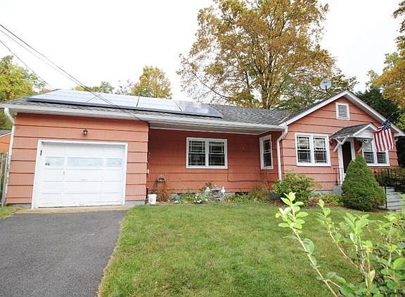 2nd image of 4 Greenwood Dr