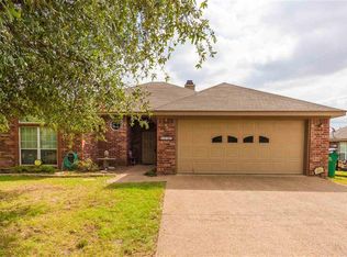 410 Alamo St, Mcgregor, TX 76657
