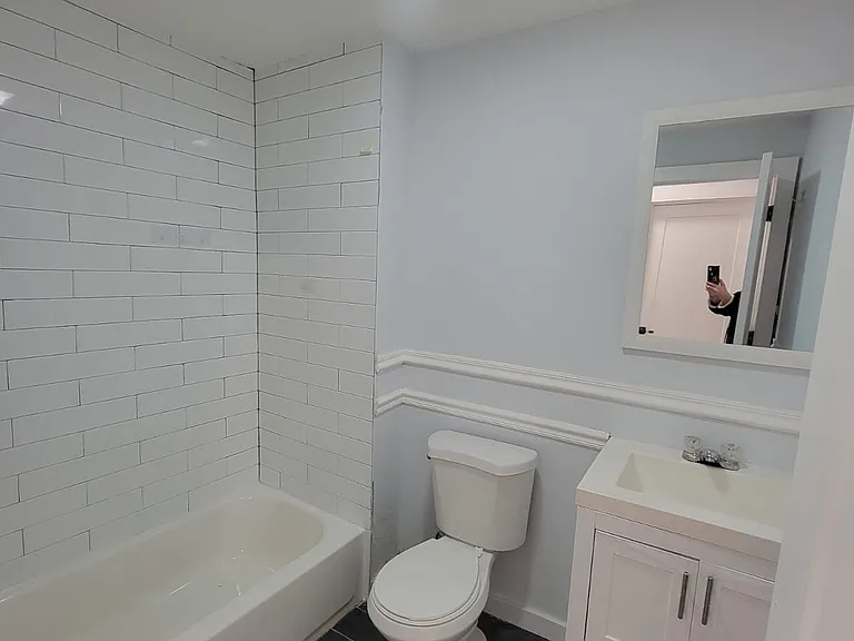 379 S 20th St #B — Photo 16