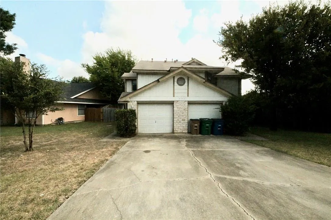 2 bed, 1.5 bath, 800 sqft, $1,495 — Photo 1