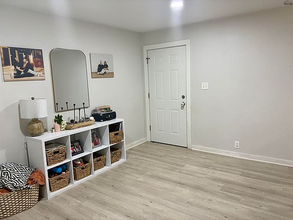 2nd image of 4665 Mistletoe Dr