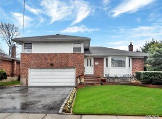 1782 Harvard Pl, Merrick, NY 11566