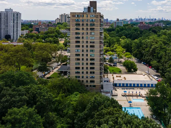 3671 Hudson Manor Terrace image 10 of 13