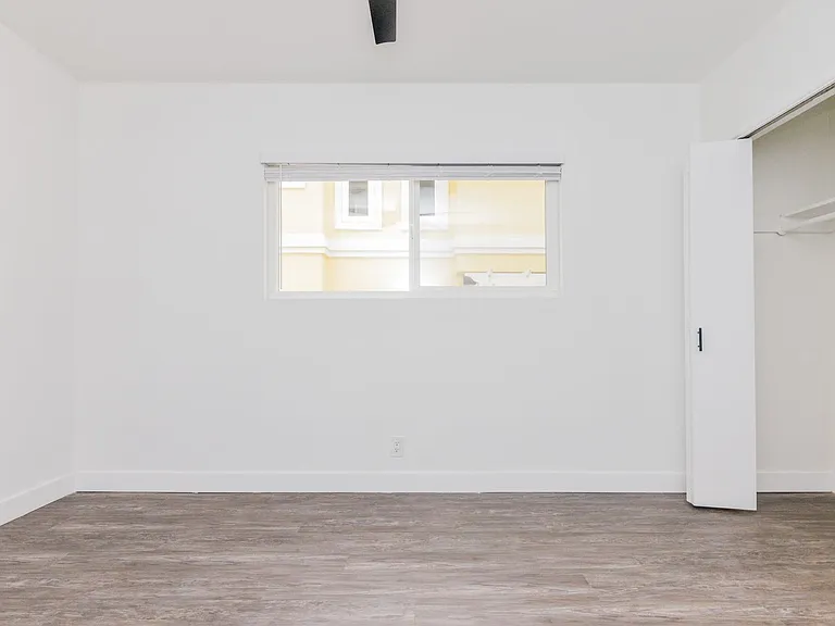 Pullman Lane Residences — Photo 31