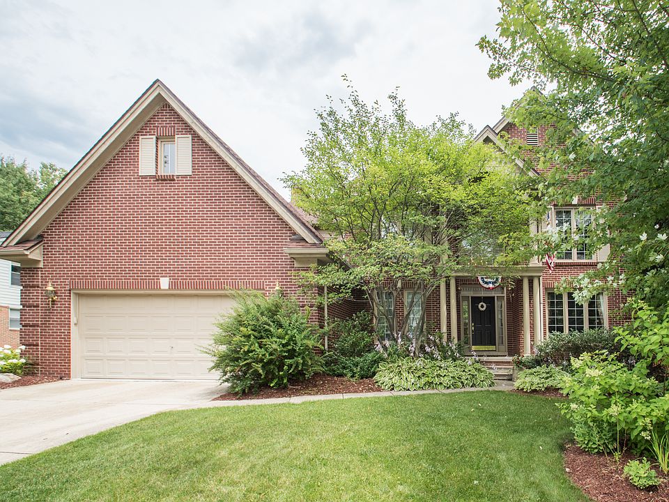 2nd image of 43498 Castlewood Dr