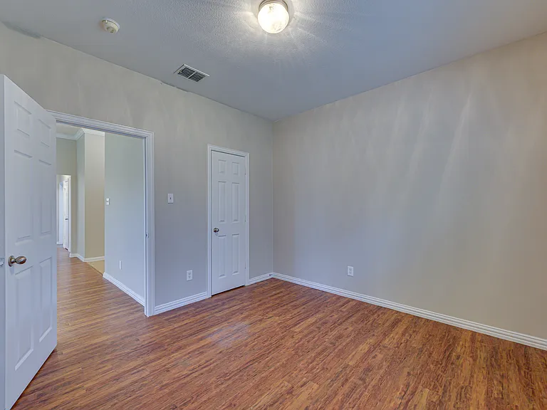 102 Paloma Cir — Photo 19