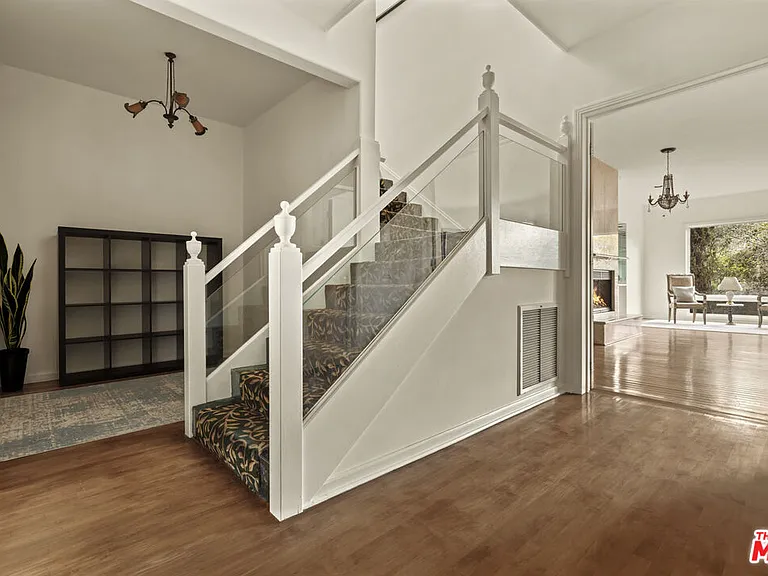 3780 1/2 Multiview Dr — Photo 36