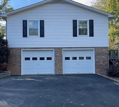 3rd image of 174 Holly Hill Dr