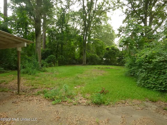 3rd image of 320 N Locust St