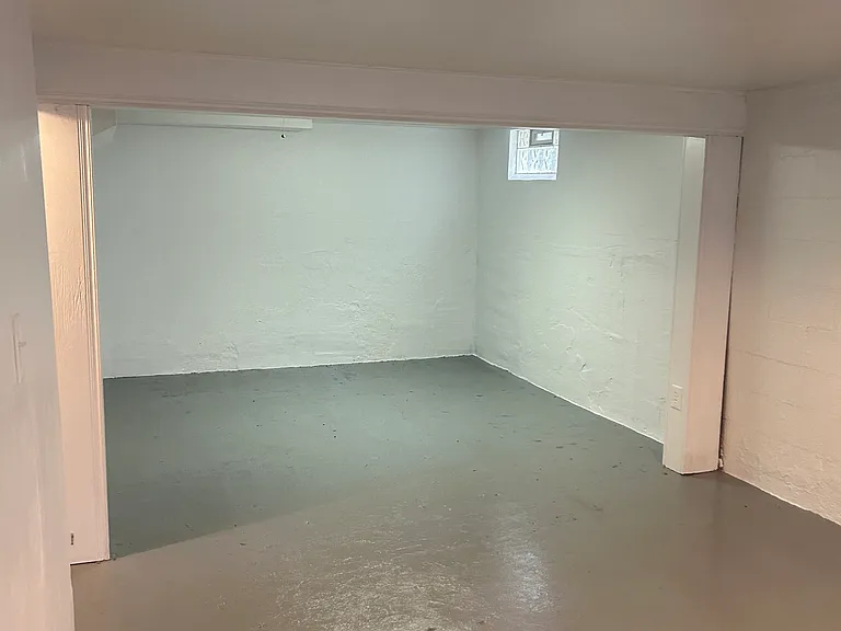 467 E Jeffrey Pl — Photo 16