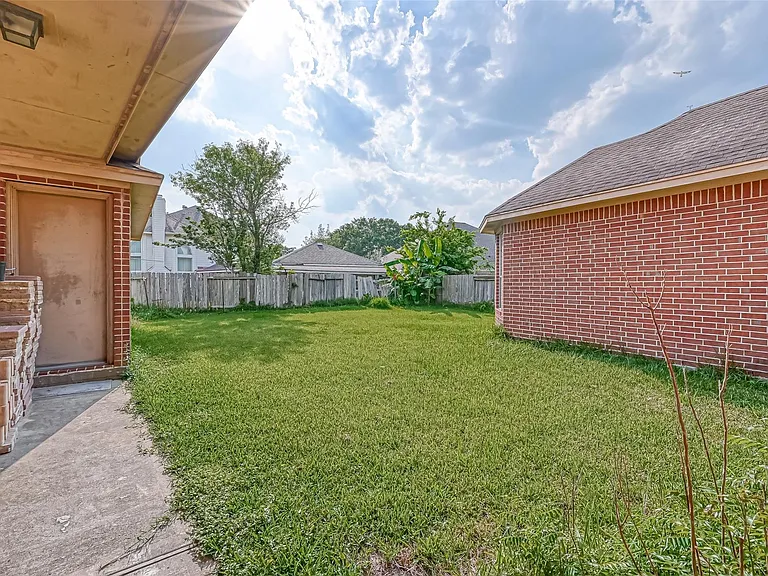 6806 Rhodes Ct — Photo 48