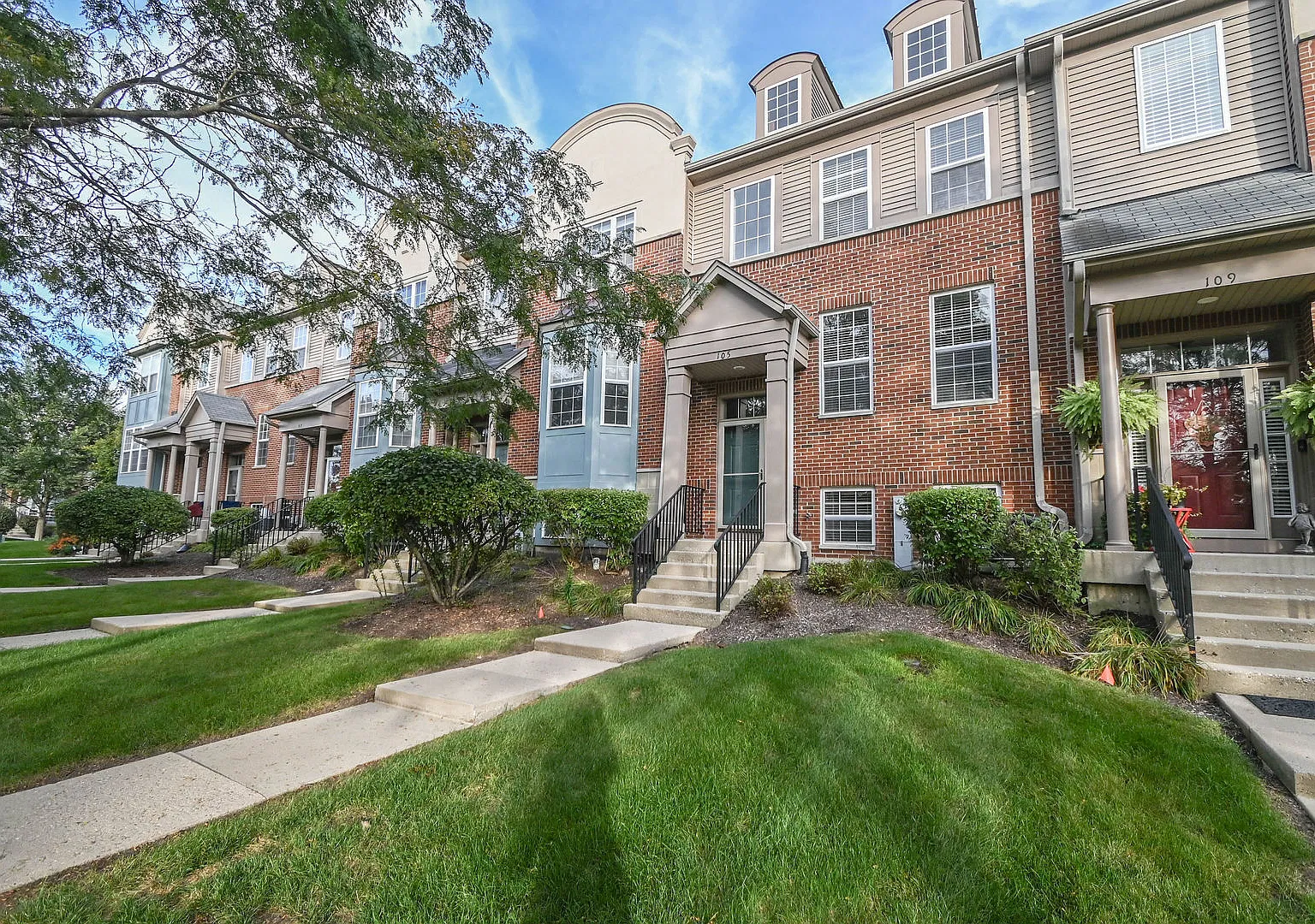 2 bed, 2.5 bath, 1503 sqft, $2,600 — Photo 1