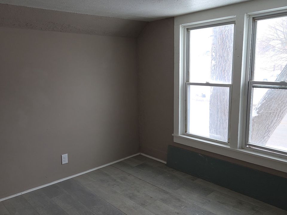 1st image of 1127 Lapeer Ave #2