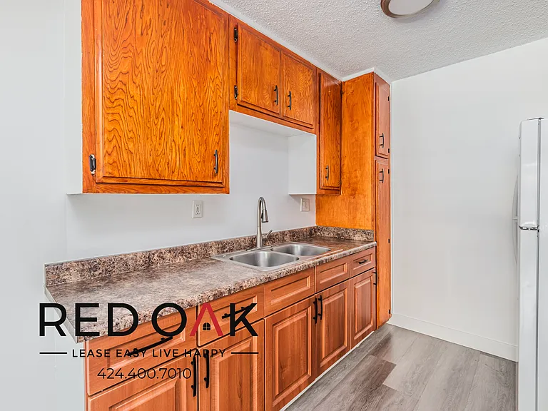 111 W Del Amo Blvd #6 — Photo 11