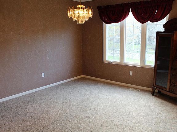 5th image of 7120 Dewberry Ln