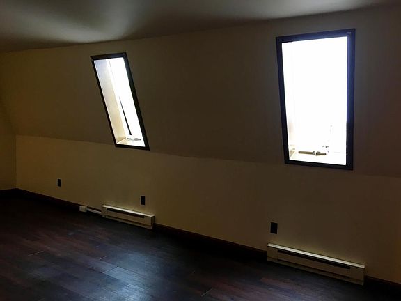 2 Beautiful Skylights to let all of the natural light shine