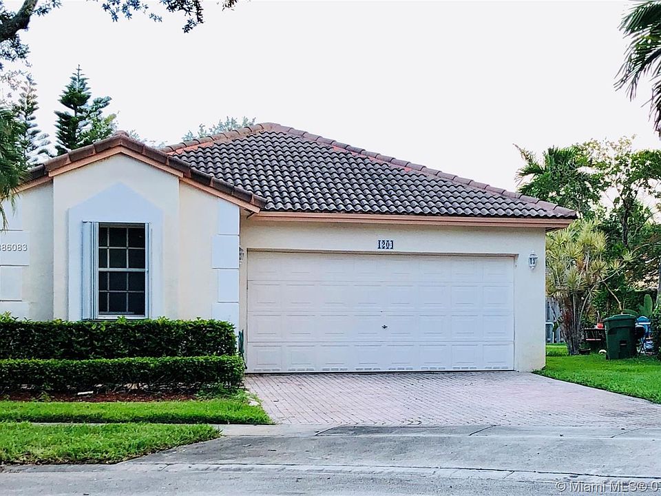 1st image of 1204 NW 171st Ave #0