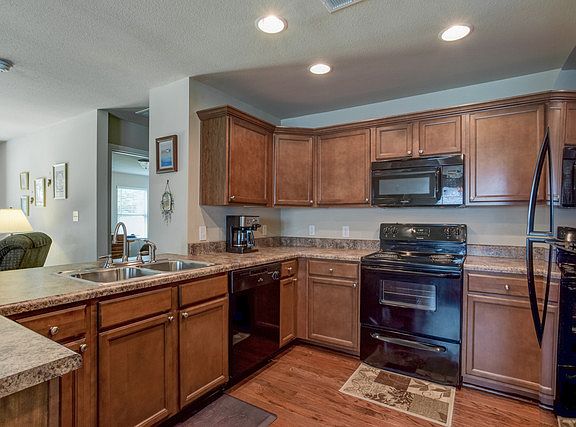5th image of 110 Bermuda Lakes Dr