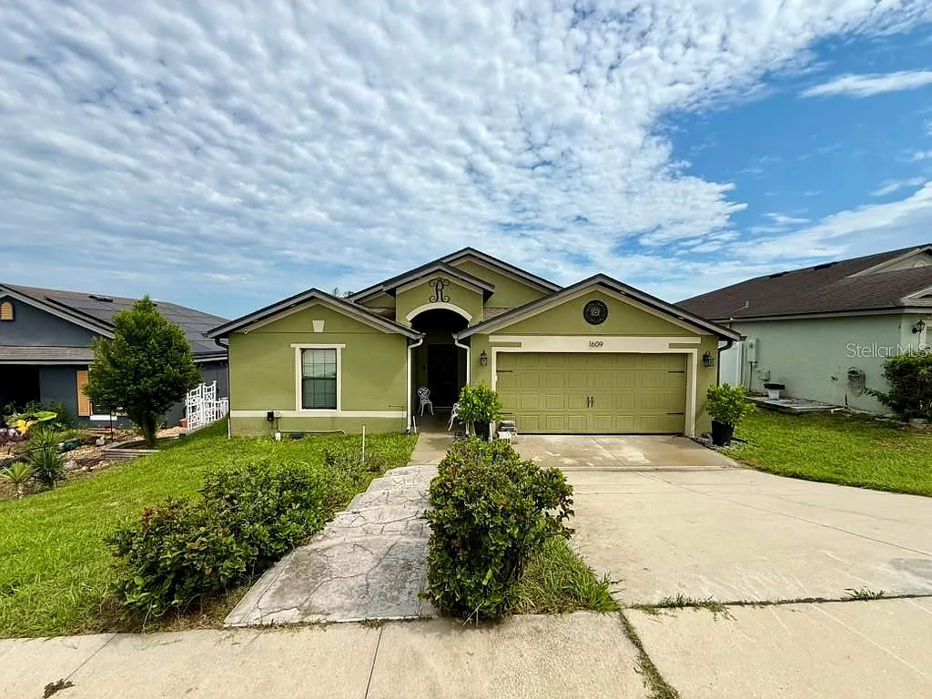 3 bed, 2.0 bath, 1616 sqft, $2,150 — Photo 2