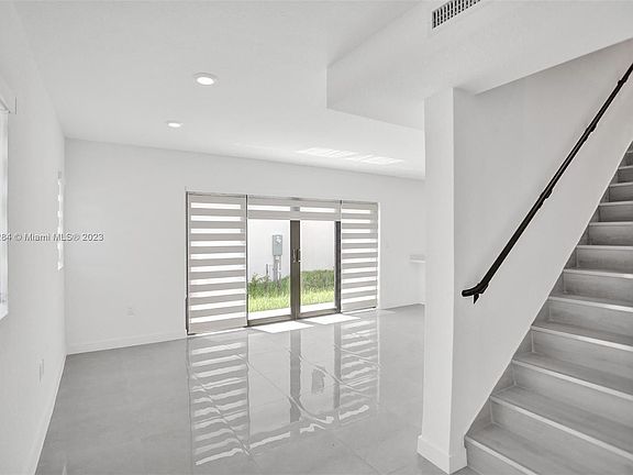 4th image of 103 NW 10th Pl