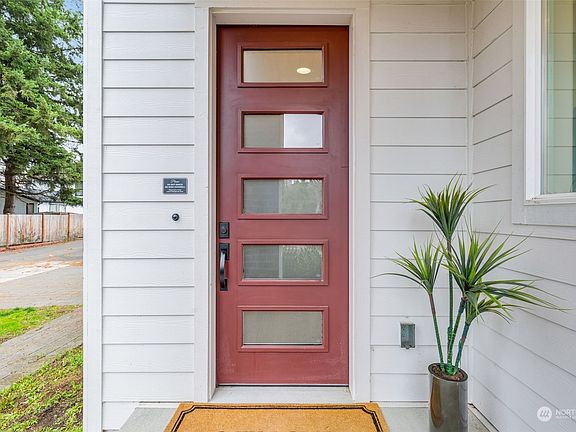 4th image of 15306 181st Avenue SE