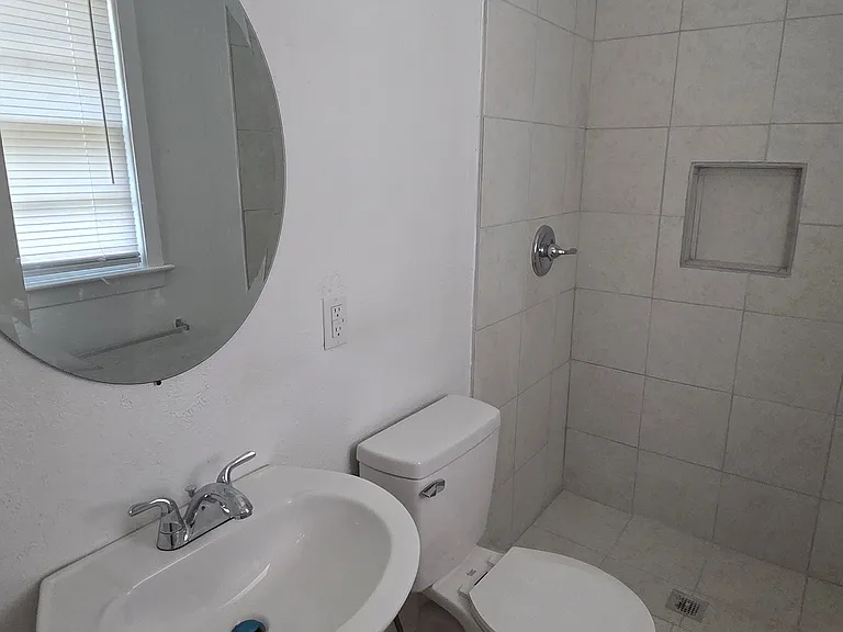 3625 Belair Rd — Photo 5
