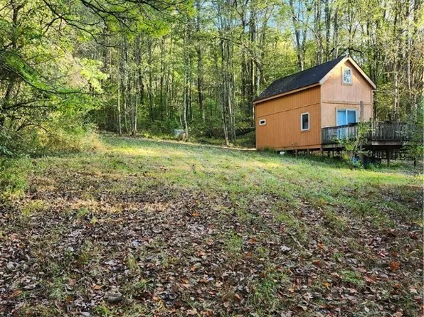 2246 Pledge Rd SE, Carrollton, OH 44615