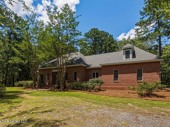 4th image of 131 Hunt Cir