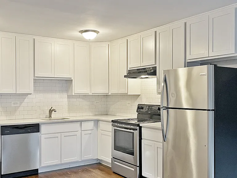 631 S. Maple Ave. — Photo 1