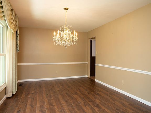 5th image of 834 Guenevere Dr