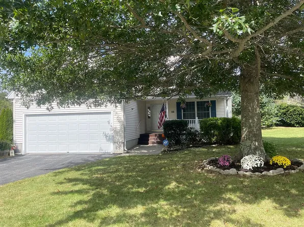 14 Shelby Ct, Groton, CT 06355