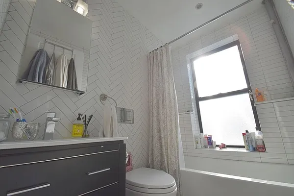 Rented by Voro New York | media 9