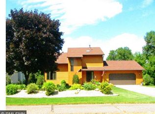 1817 Victoria Rd S, Mendota Heights, MN 55118