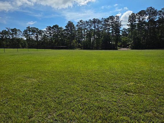 3rd image of 709 Old Church Road