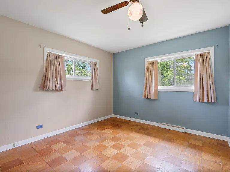 818 Leahy Cir — Photo 7
