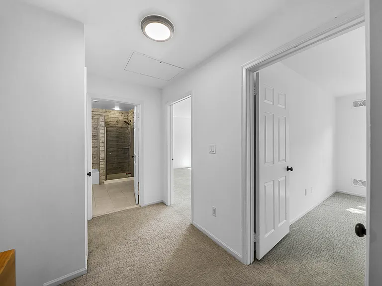 764 Charles Ct — Photo 3