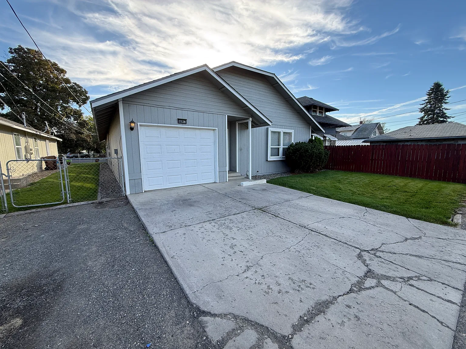 2 bed, 1100 sqft, $1,350 — Photo 1