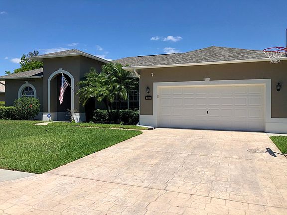 2nd image of 7623 Woodland Bend Cir