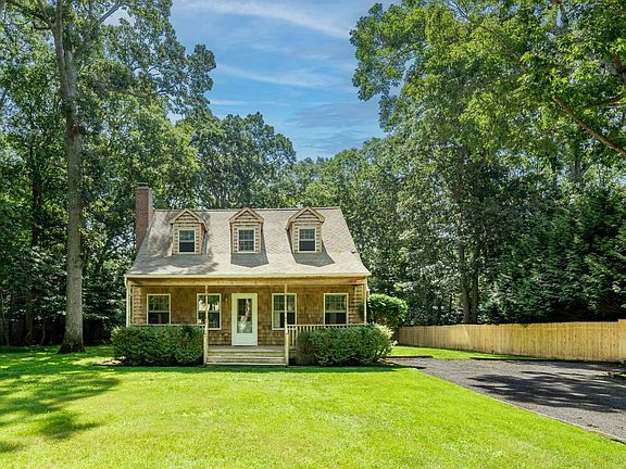 2nd image of 37 Sherwood Ln