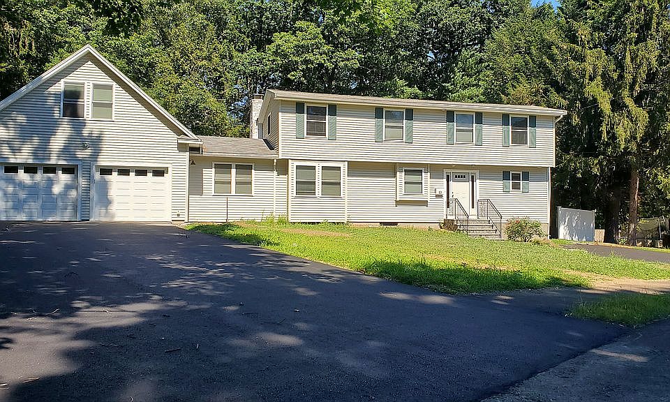 1st image of 33 Fox Hill Dr