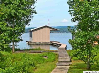512 Milky Way Rd, Guntersville, AL 35976