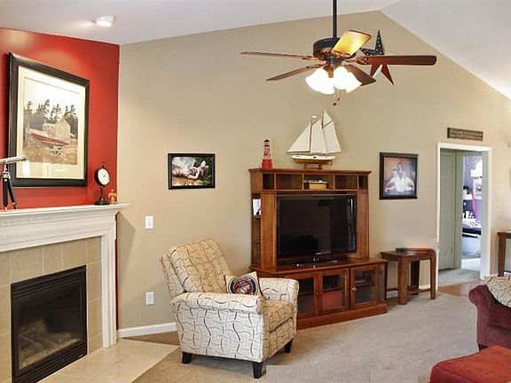 2nd image of 5679 Bee Ln