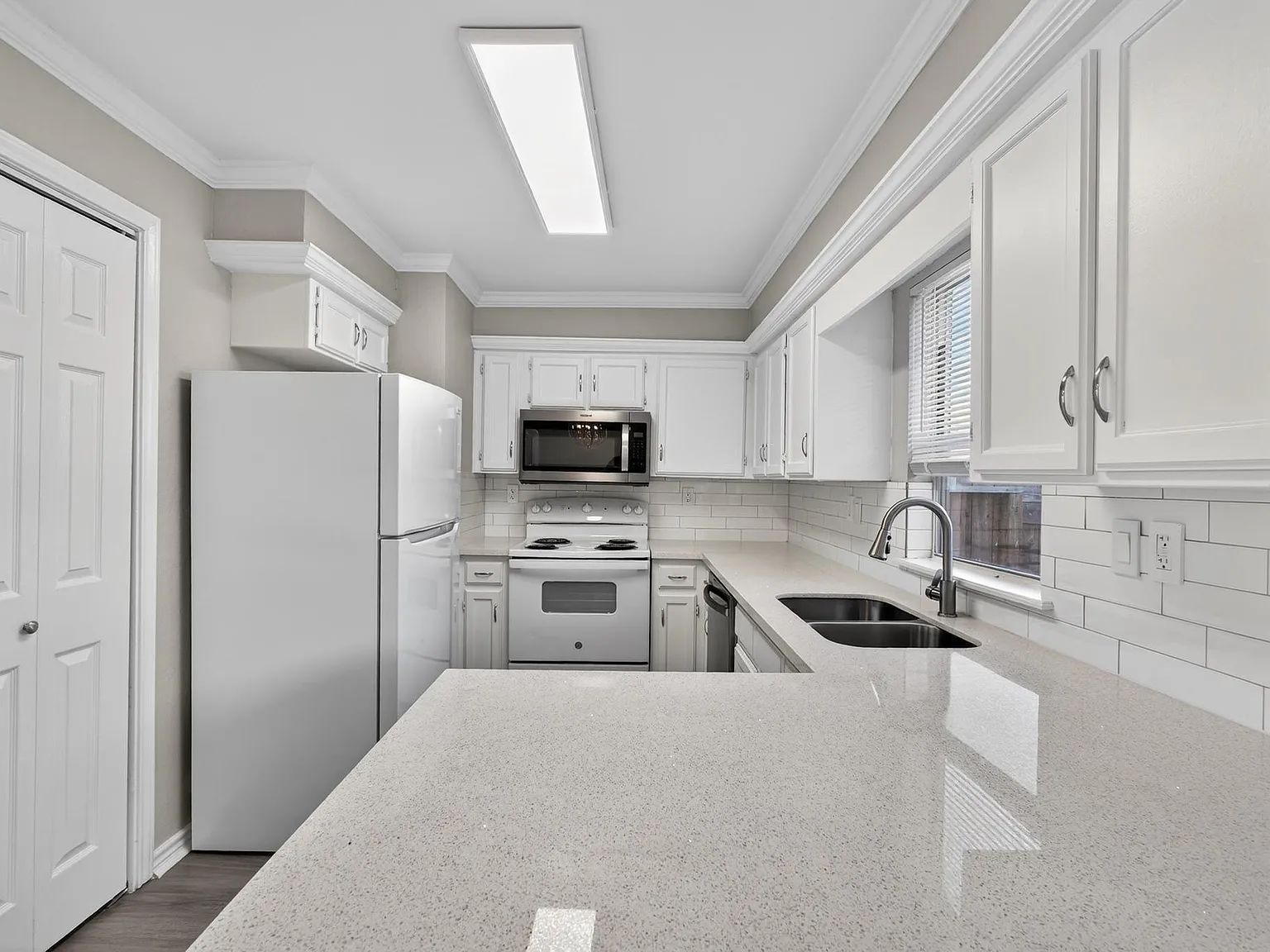 2 bed, 1.5 bath, 1068 sqft, $1,600 — Photo 1