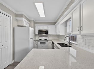 1221 Cedar Post Ln APT 4B, Houston, TX 77055