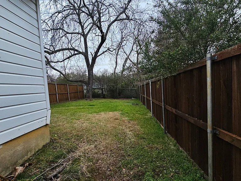 2115 Glenwood Ln — Photo 20