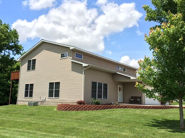 1st image of 102 Greg Ln