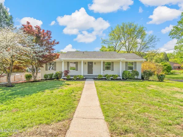 10504 Blakewood Dr, Knoxville, TN 37922