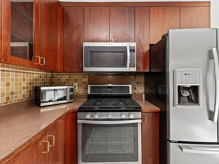 2907 Roundtree Dr — Photo 8