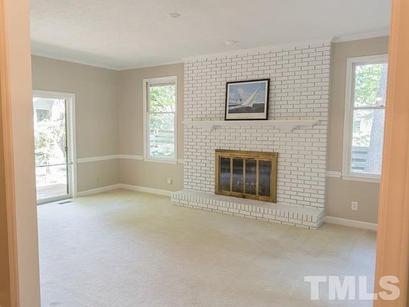 3rd image of 608 Brookwood Dr