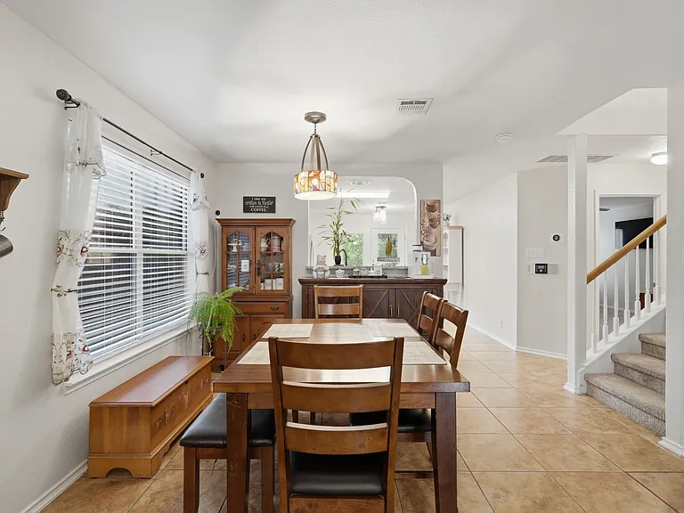 2909 Ashwood Rd — Photo 9